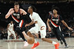 ayxsports-开拓者出现变数，火箭队有新打算，科尔也很坦诚，太阳队又要签约