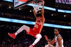 爱游戏中国-亚特兰大老鹰新星萨卡里-里萨谢聊赚取5000万美元背后的消费观