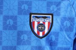 爱游戏体育app-太阳报：桑德兰新赛季客场队服将使用新队徽，主场依然是旧队徽