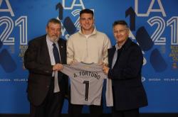 爱游戏体育下载-西班牙人门将：我宁愿去低级别球队也不去巴萨