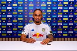 爱游戏体育官网-官宣：利兹联签下瑞士国脚奥卡福 转会费1800万镑