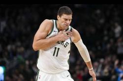 爱游戏-密尔沃基雄鹿加入争夺德安德烈艾顿战局