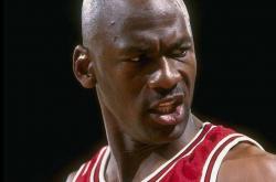 爱游戏体育官网-科比球迷亚历山大：科比是加强版乔丹！