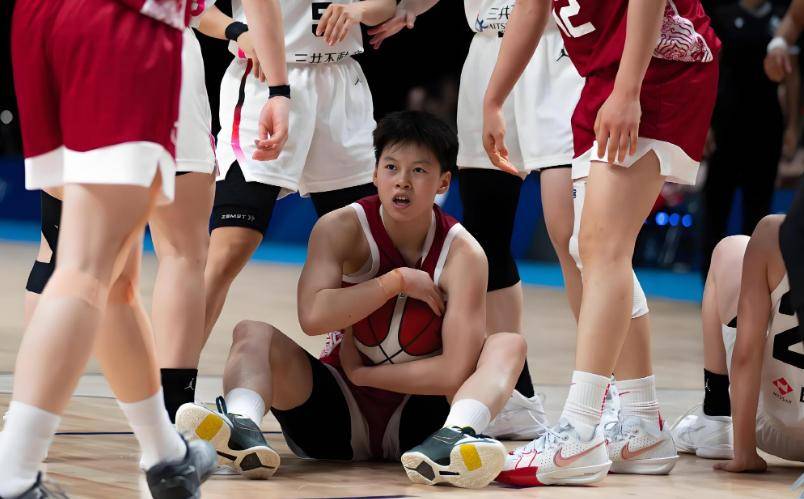 创历史!WCBA大学生新秀田媛媛工资远超CBA状元