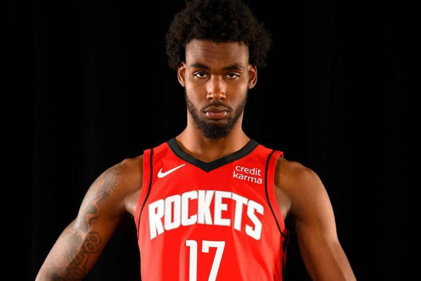 休斯顿火箭与塔里·伊森的续约博弈