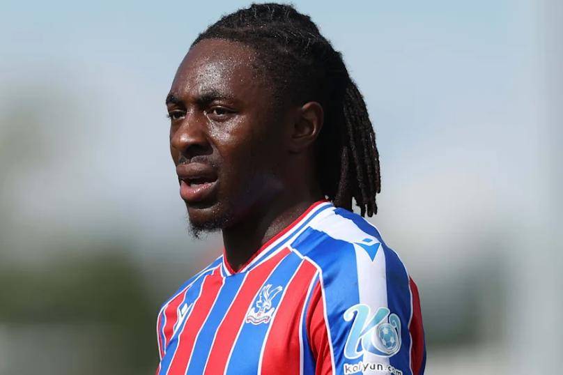 埃泽去留成疑,水晶宫主教练拒做任何承诺,阿森纳热刺双雄竞逐