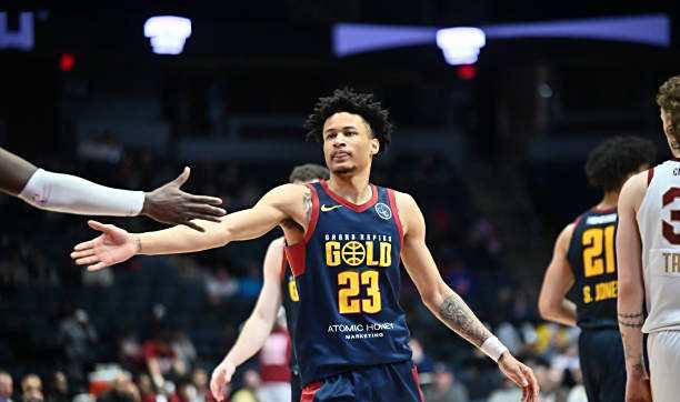 新奥尔良鹈鹕分配完双向合同名额？