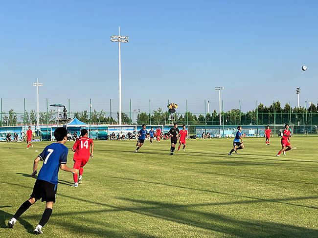 “足球,从娃娃抓起”