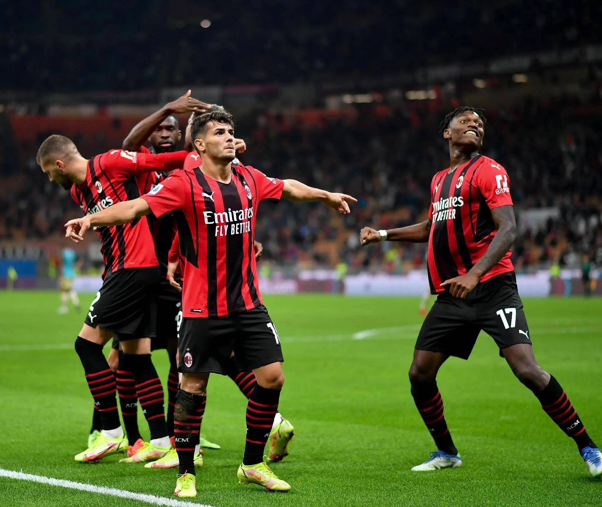 意甲-莱切1-2米兰：巧妇难为无米之炊！囧叔执教的米兰陷入困境|前瞻