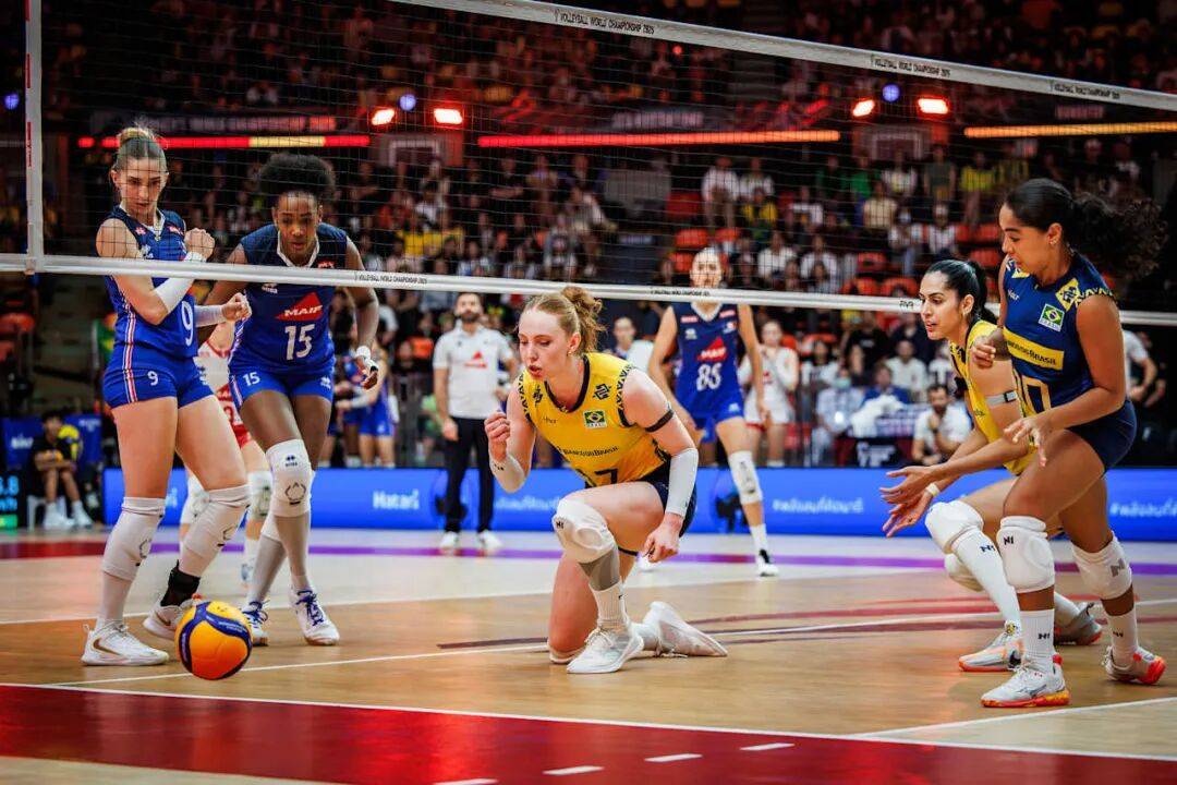 法国队被淘汰 中国女排输球并非爆冷 巴西队盛赞:她们成长太快了