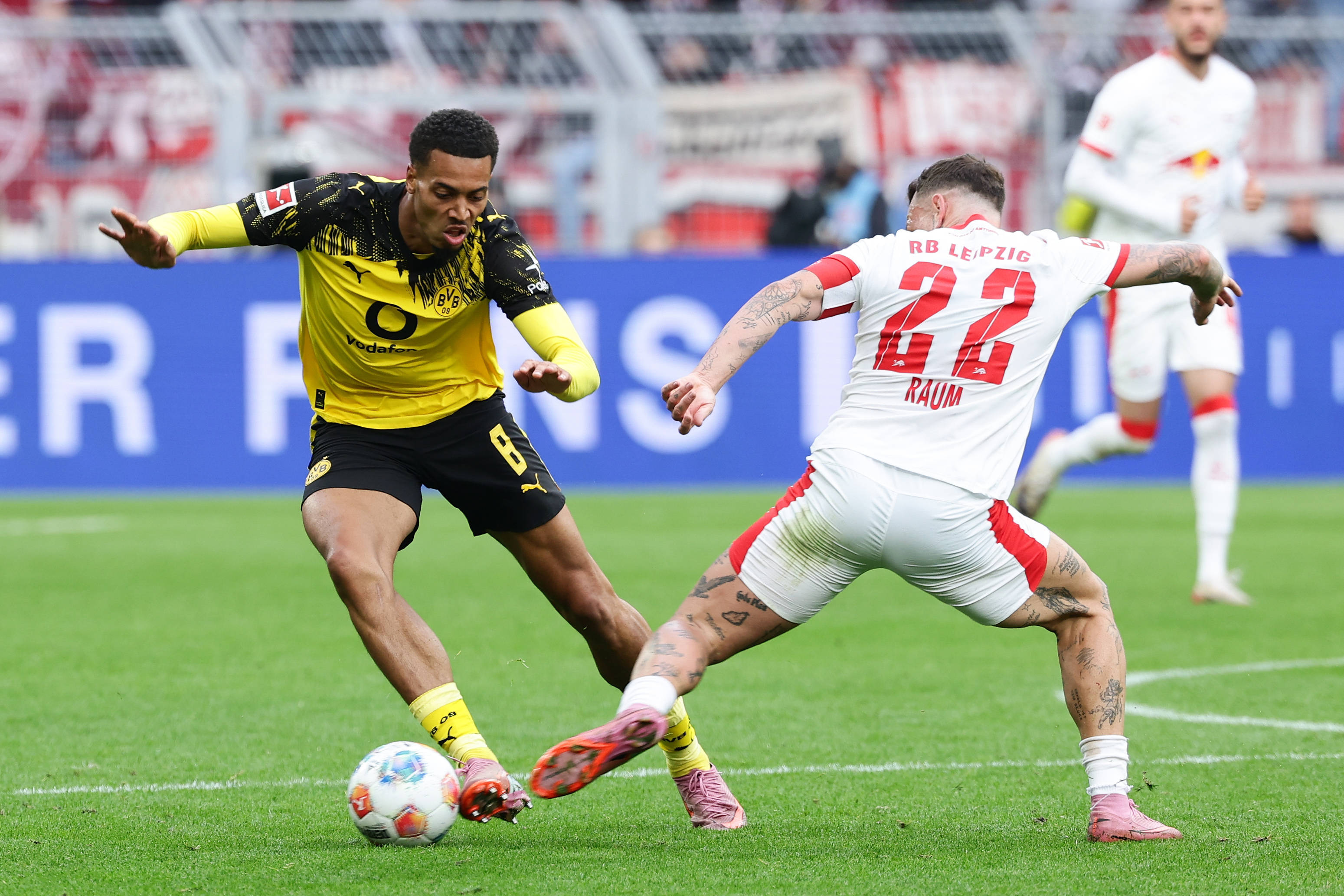 (体育)足球——德甲:多特蒙德平莱比锡