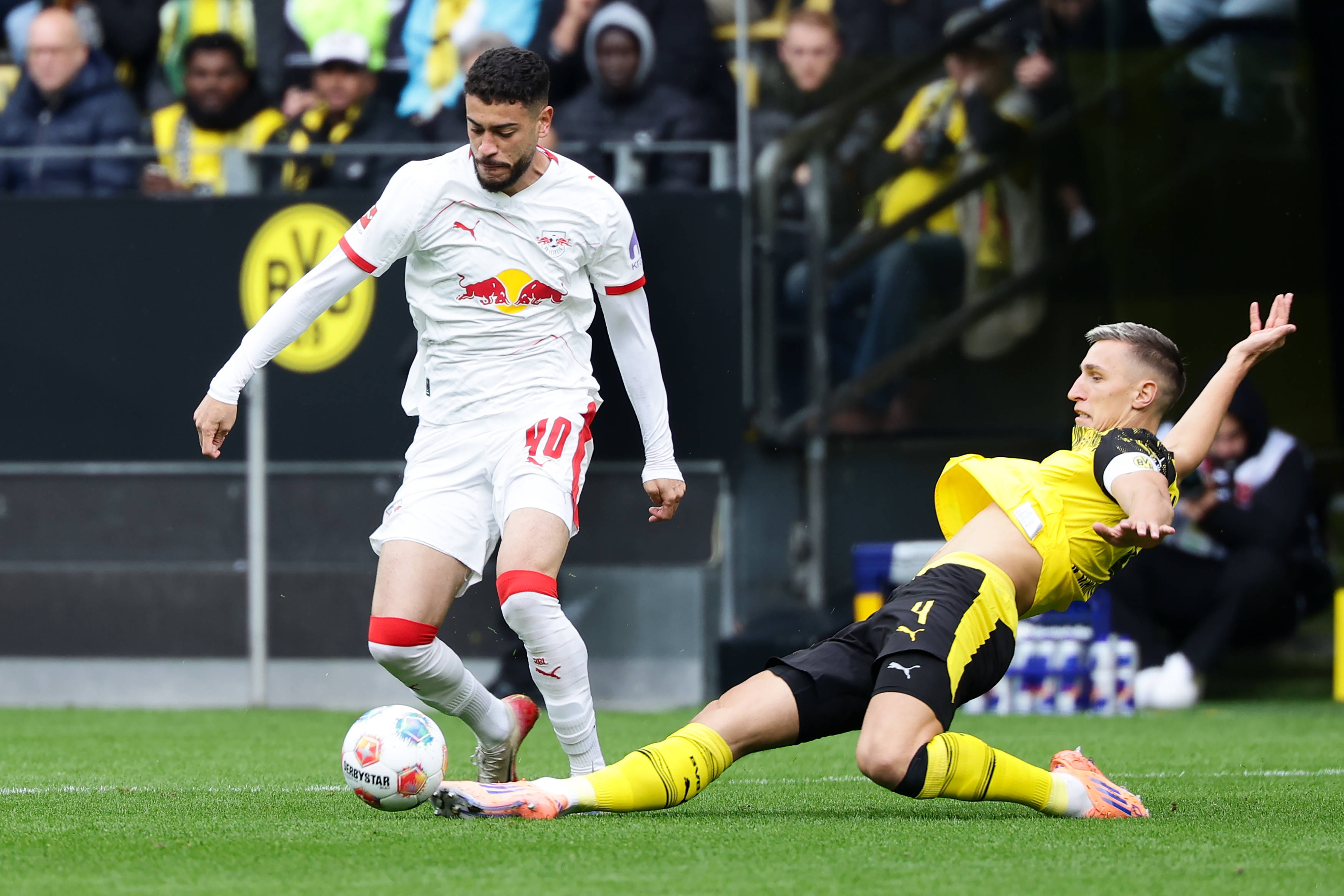 (体育)足球——德甲:多特蒙德平莱比锡