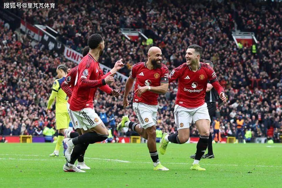 曼联2-0热刺保前四！红魔坚持自己思路，卡里克“有能”拦不住